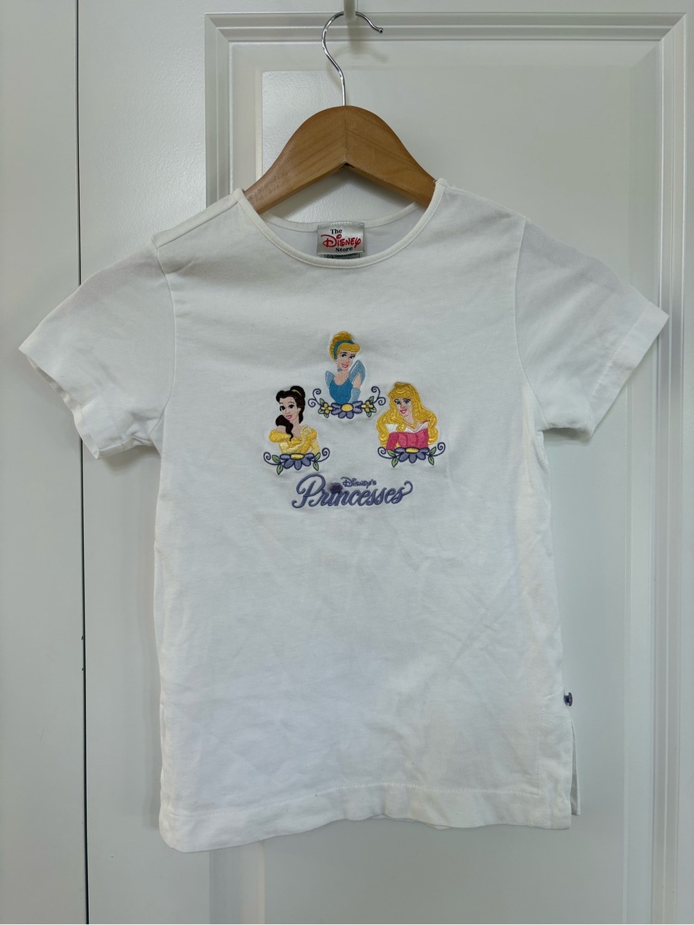 Vintage Disney Princess T shirt with Embroidered Belle Cinderella Aurora Size 6